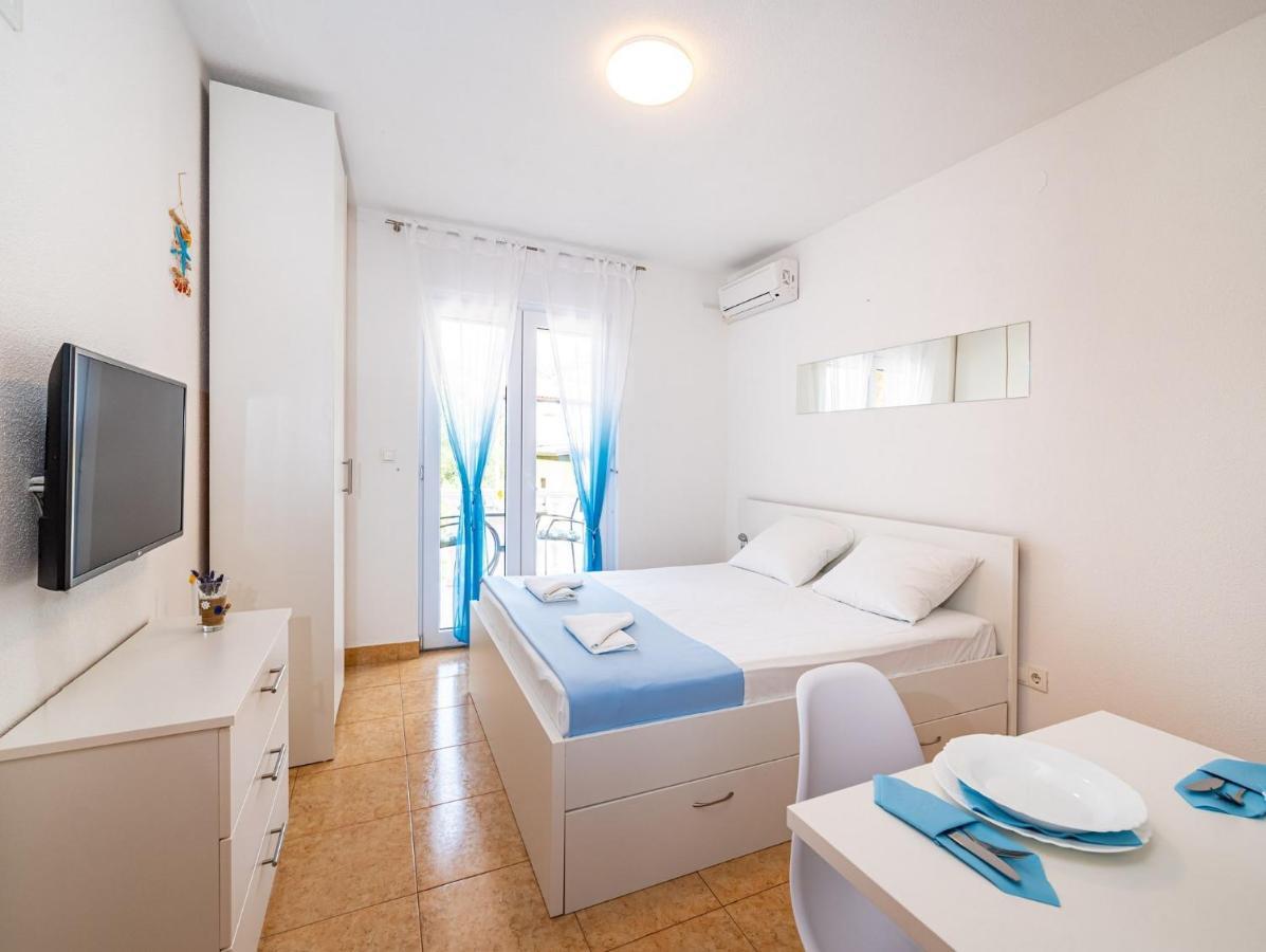 Apartments Prkacin Стариград-Пакленица Экстерьер фото