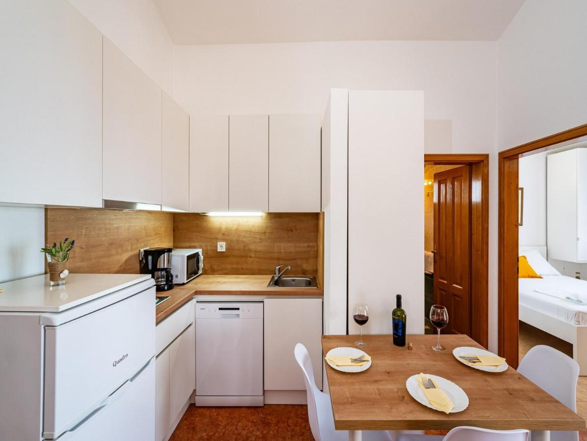 Apartments Prkacin Стариград-Пакленица Экстерьер фото