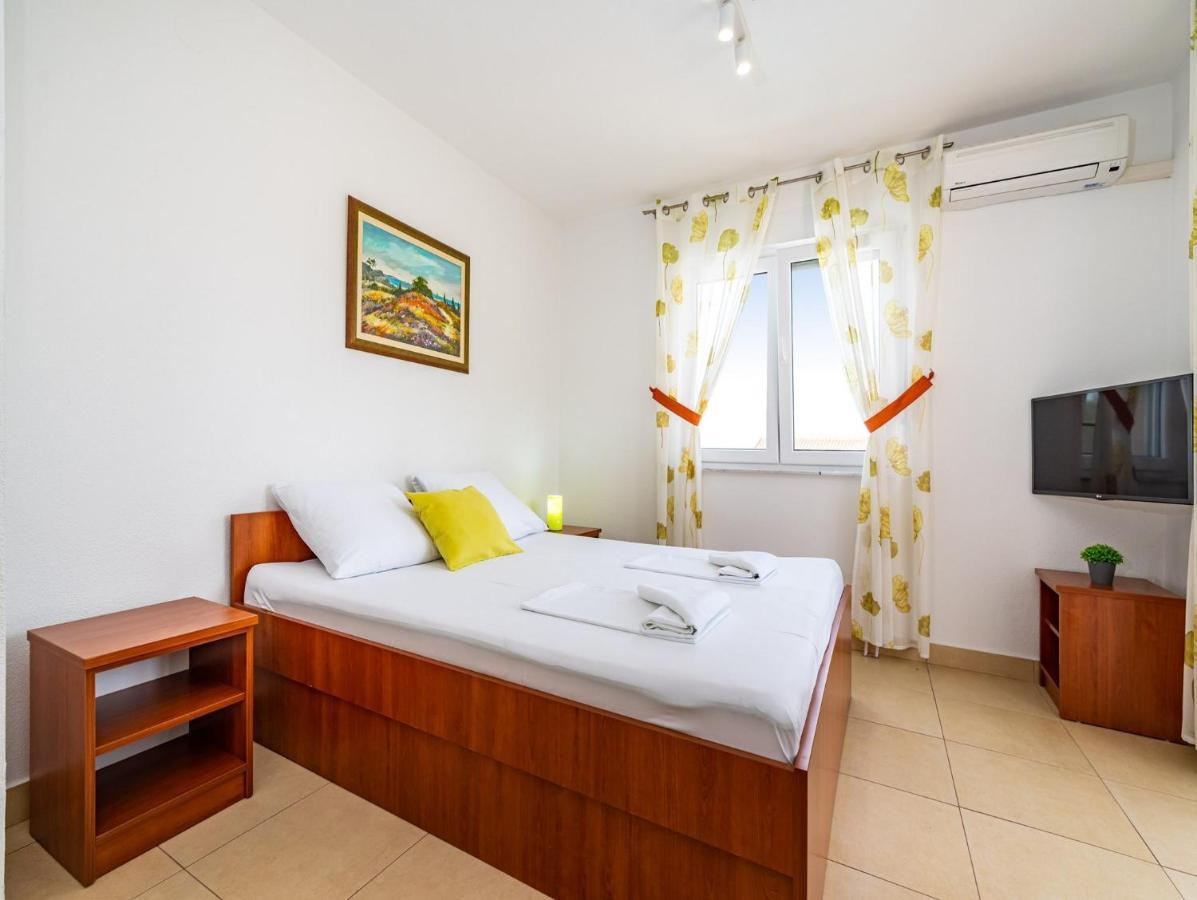 Apartments Prkacin Стариград-Пакленица Экстерьер фото